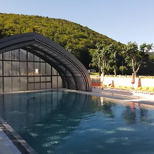  Camping Domaine Du Chambon